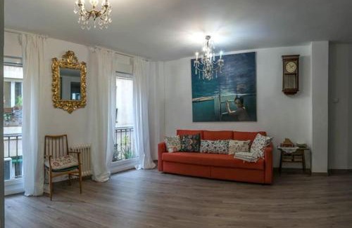 Embajadores Apartment | Luminous, central, new and chic.