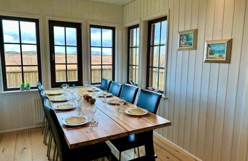 Borgarnes House | Lundur and Klettur