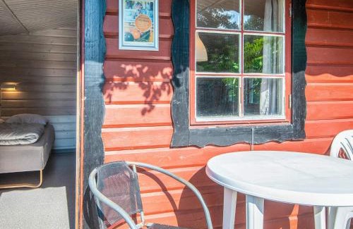 Aabenraa House | Lush cabin in camping resort