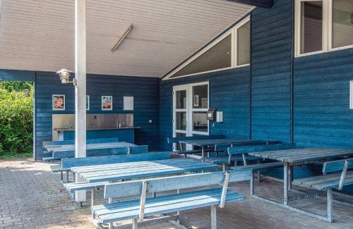 Aabenraa House | Lush cabin in camping resort