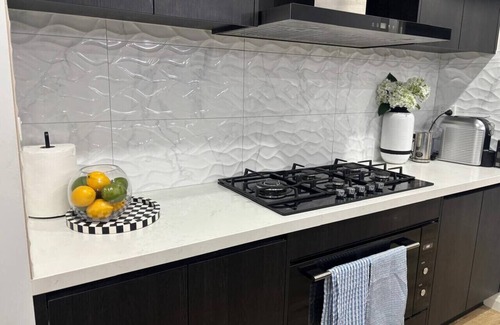 Bridge Inn House | Lux 4BR Retreat, Pet-Friendly