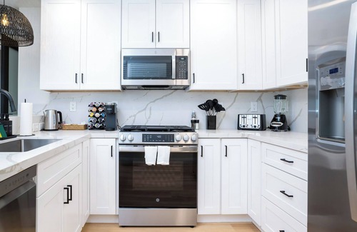 Clairemont Mesa West House | Lux Coastal Getaway , Brand New , Central Location