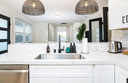 Clairemont House | Lux Coastal Getaway, Brand New, Central Location