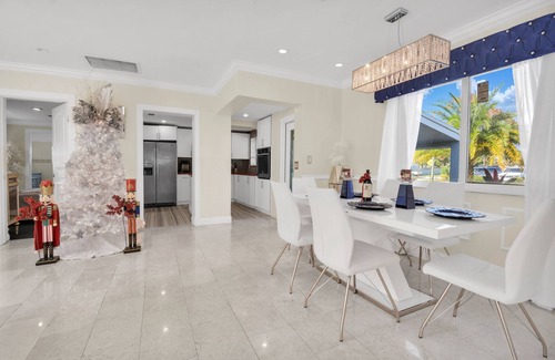 Deerfield Beach House | LUX heated pool home 5 min to the Beach!n