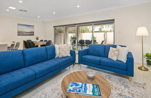 Henley Beach South House | LUX Henley Beach - 4BD 3 5BA