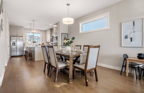 Keith House | Lux Home| Garage |Central AC |Close Banff |Pond View