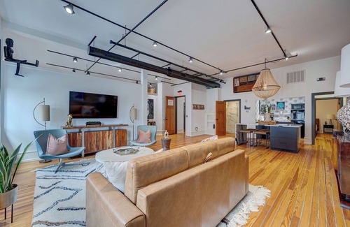 Downtown Wilmington House | Luxe 220