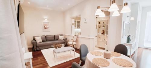 Anafiotika Apartment | Luxe Acropolis View