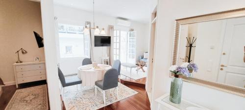 Anafiotika Apartment | Luxe Acropolis View