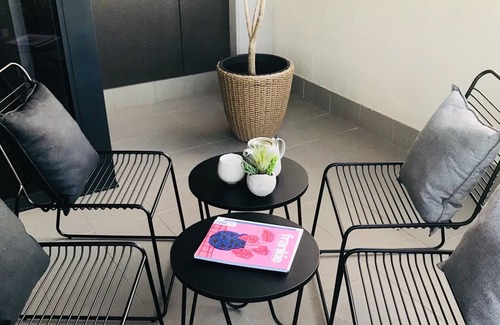 Albury Apartment | Luxe, Central & Quiet. Premium location and quality appointments.