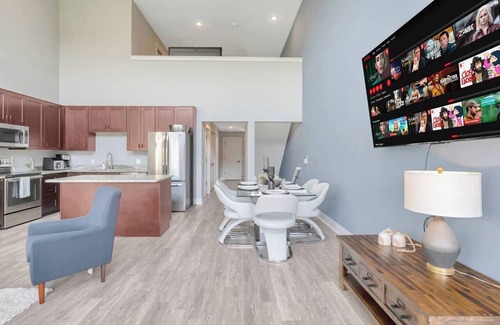 Birmingham Apartment | Luxe Condo Overlooking Park