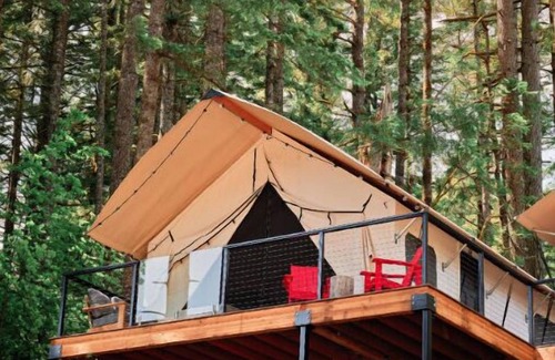 Stevenson House | Luxe Escapes: Glamping in Washington's Wilderness