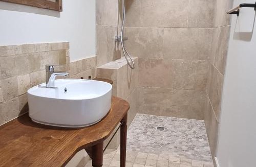 Parigne-lʼEveque House | Luxe et tranquillité au vert: maison 6 chambres, piscine, proche du Mans, idéale familles et groupes - FR-1-410-361