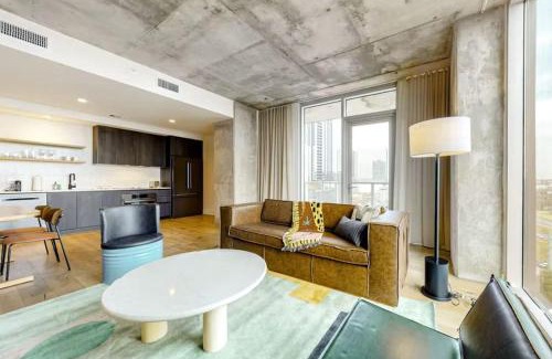 Rainey Street Historic District House | Luxe High Rise off of Rainey St