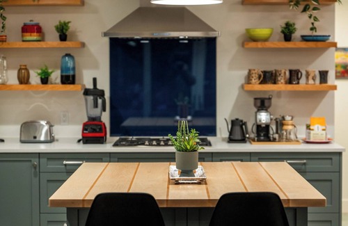 Wallingford House | Luxe King Suite + Steps 2 Lake Union + Chef's Kitchen