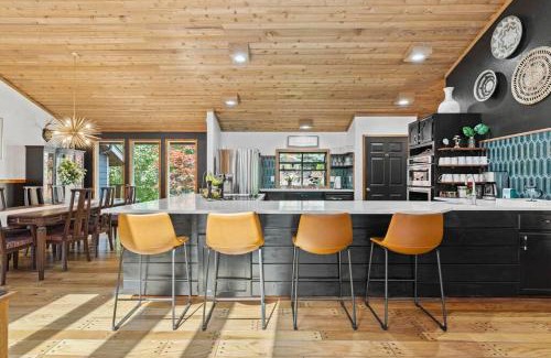 Nine Mile Falls House | Luxe Lake Home Reflect Recharge and Reconnect