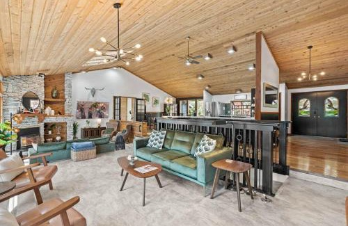 Nine Mile Falls House | Luxe Lake Home Reflect Recharge and Reconnect