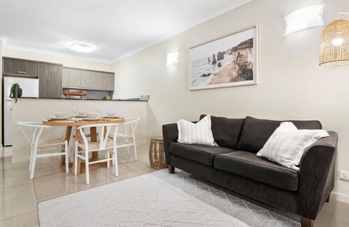 Westcourt Apartment | Luxe Resort - 9 Pools, Gym & free parking