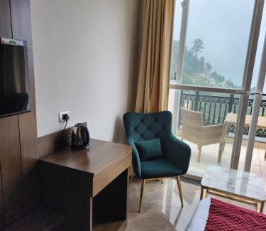 Kasauli Hotel | LUXE RESORTS - CENTRALLY HEATED AIR CONDITIONED HOTEL in THE HEART OF KASAULI
