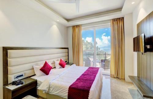 Kasauli Hotel | LUXE RESORTS - CENTRALLY HEATED AIR CONDITIONED HOTEL in THE HEART OF KASAULI