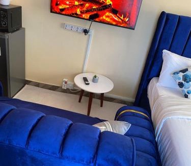 Naivasha Bed & Breakfast | Luxe studios