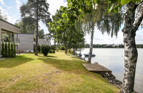 Lantinen District Apartment | Luxhousing deluxe bungalow on the beach