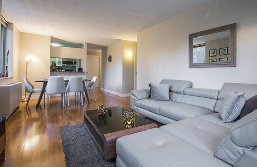 Upper West Side Apartment | Luxurious 2 Beds 2 Bath Unit in NYC!