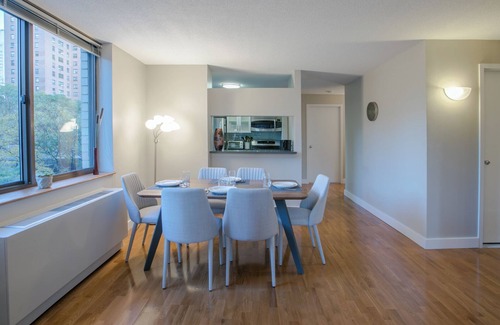 Upper West Side Apartment | Luxurious 2 Beds 2 Bath Unit in NYC!