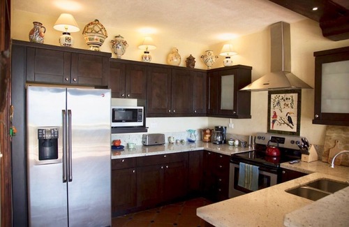 San Marcos La Laguna Villa | Luxurious 3 Bedroom Lakefront Villa With Heated Pool and Hot Tub