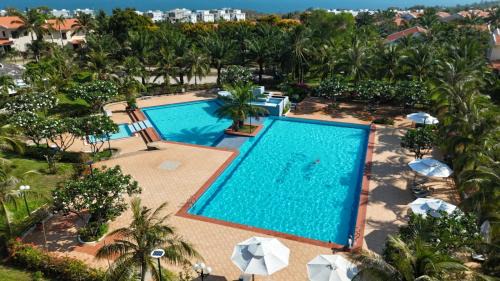 Phu Hai Beach Villa | Luxurious 3BRVilla Domaine Mui Ne with Pool & Tennis Court Access