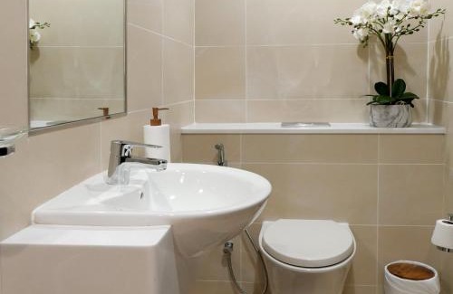 Doha Apartment | Luxurious Apartment in The Pearl, Qatar
