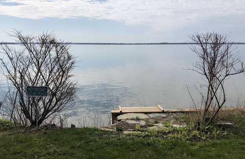 Howe Island Cottage | Luxurious beach house in the Thousand Islands