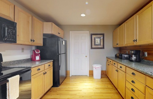 Sylva Cabin | Luxurious cabin w/private hot tub, firepit and great views - dogs allowed