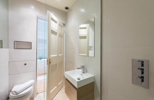New Town Apartment | Luxurious city centre self catering apartment