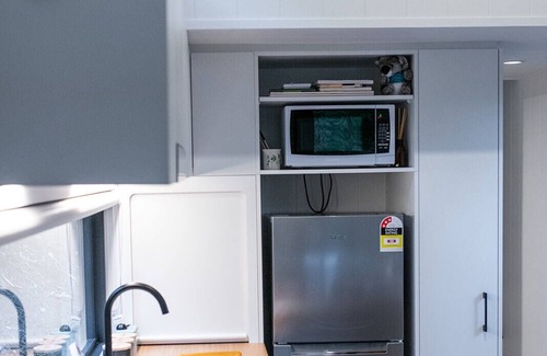 Hunchy Cabin | Luxurious Cosy Tiny House near Montville