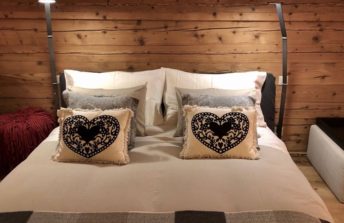 Gstaad Apartment | Luxurious designer apartment in a typical old chalet in the Bernese Oberland