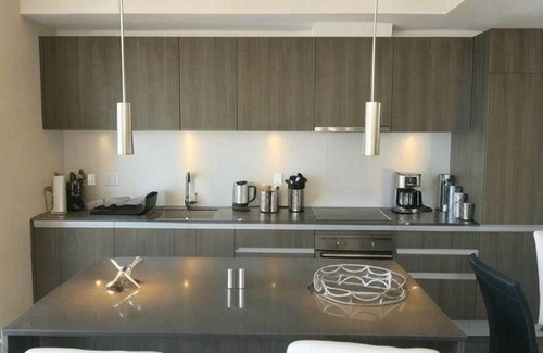 Beltline Condo | Luxurious downtown condo | gym | A/C | heated underground parking