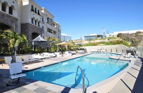 University City Apartment | Luxurious Dual Master Suites, King Bed l Pool/Spa!