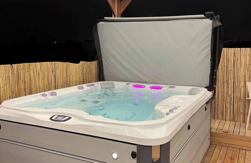 Old City Apartment | Luxurious Duplex in heart of Old City