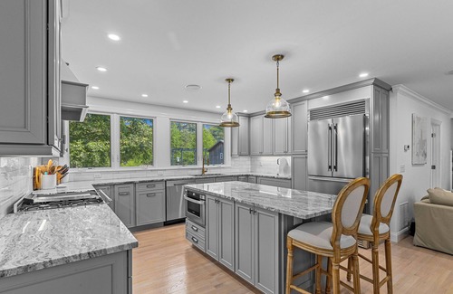 Rhinebeck House | Luxurious Farmhouse on 40 Acres