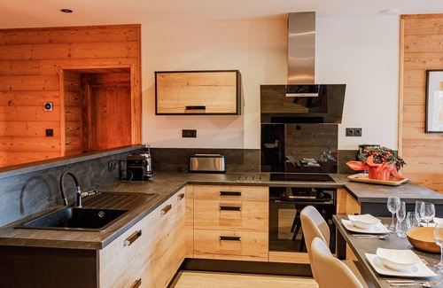 Le Chambon-sur-Lignon Cottage | Luxurious Lodge with Private Jacuzzi, Pool, and Gym Access near Chambon-sur-Lignon Golf Course