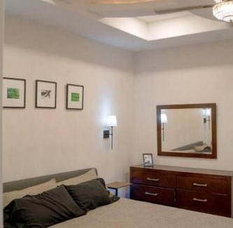 Edinburg House | Luxurious Gated 3BR Oasis No chore Pet friendly