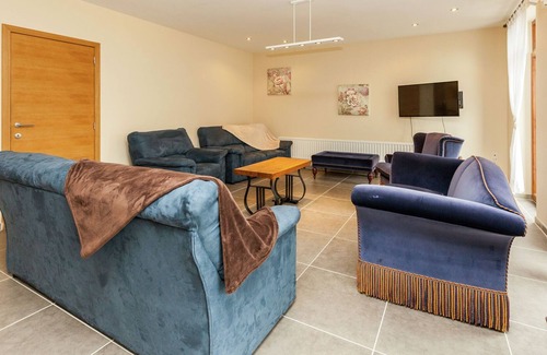 Attenrode House | Luxurious Holiday Home in Glabbeek with Garden