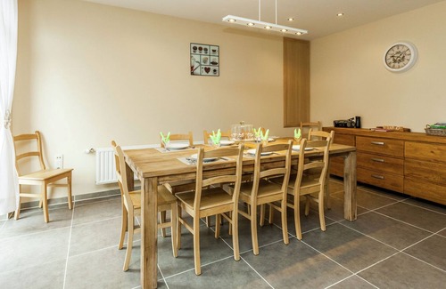 Attenrode House | Luxurious Holiday Home in Glabbeek with Garden