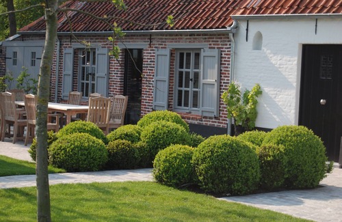 Sint-Kruis Cottage | Luxurious holidayhome PIJPEWEG71 with outdoor swimming pool near Bruges & Knokke