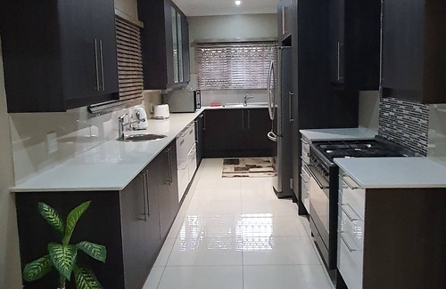 Kempton Park House | Luxurious Home near O.R Tambo International Airport. Kempton Park South Africa