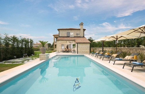 Korenici Villa | Luxurious Istrian villa for 8 with private pool, organic garden and playgrounds