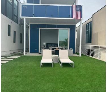 Point Loma Heights House | Luxurious Master Suite in Ocean Beach