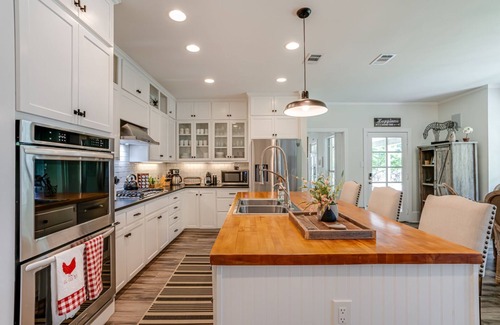 Bulverde Other | "Luxurious Moya's ranchette " mini horses,heated pool,games