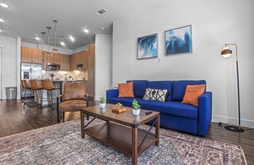 West Oak Hill Apartment | Luxurious New Unit|2Bd2Ba|Pool, Golf Sim